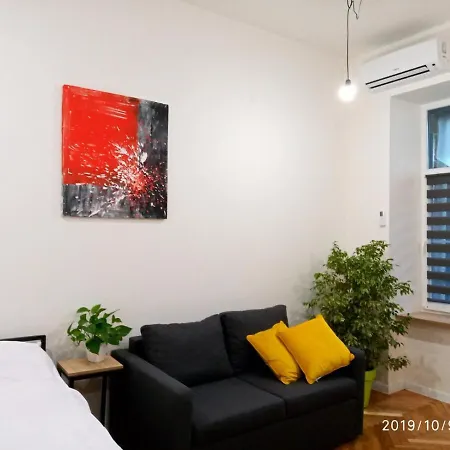 Daire Gogol 14 в історичному центрі міста Ujgorod